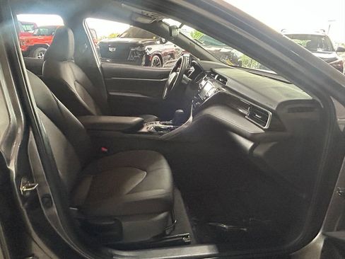 Used 2020 Toyota Camry LE FWD image 35