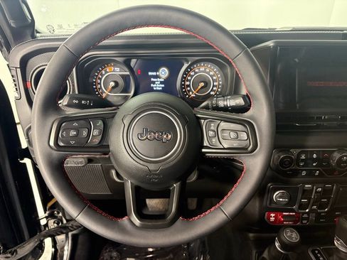 Used 2024 Jeep Wrangler Unlimited Rubicon AWD/4WD image 23