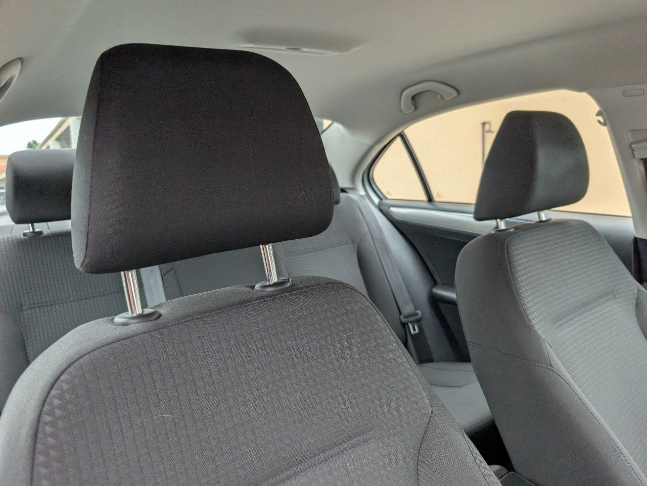 Used 2015 Volkswagen Jetta SE FWD image 3