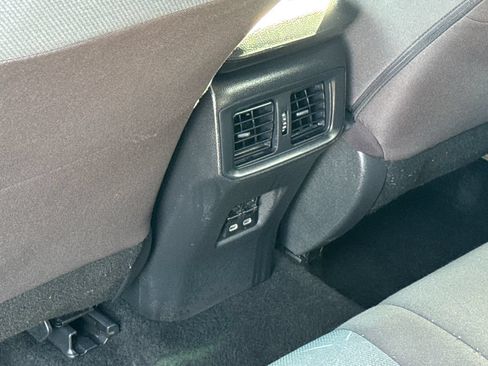 Used 2024 Toyota RAV4 XLE FWD image 36