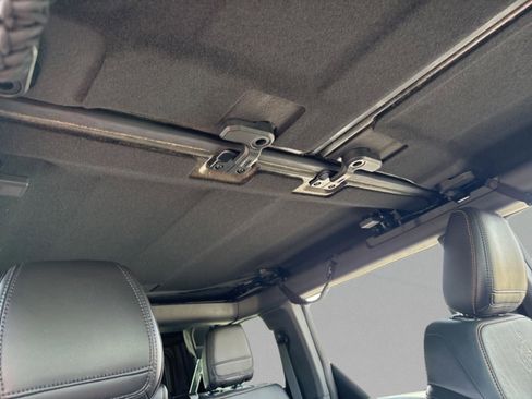 Used 2023 Ford Bronco Badlands image 35