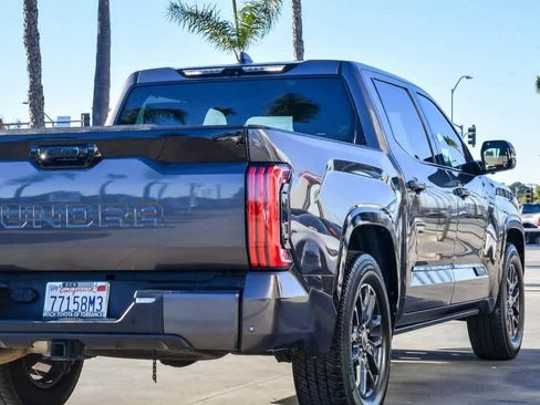 Used 2022 Toyota Tundra Platinum image 6