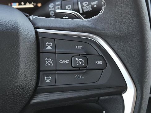 New 2025 Jeep Grand Cherokee Altitude image 15