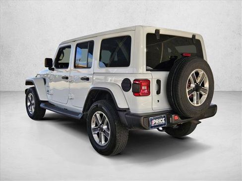 Used 2019 Jeep Wrangler Unlimited Sahara image 7