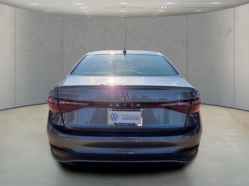 Used 2025 Volkswagen Jetta Sport FWD image 4