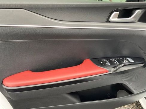 Used 2023 Kia K5 GT-Line image 17