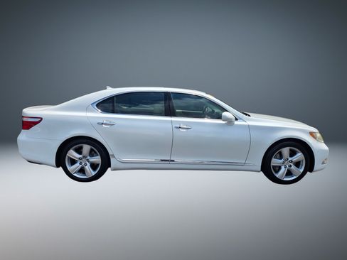 Used 2007 Lexus LS 460 L RWD image 2