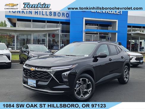 New 2026 Chevrolet Trax LT w/ Driver Confidence Package FWD image 1