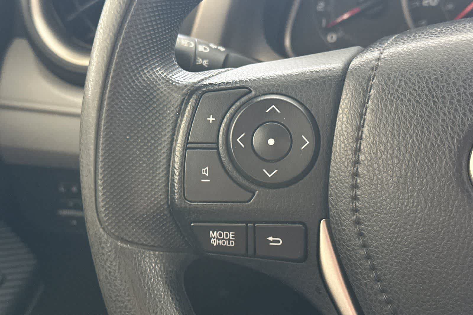 Used 2015 Toyota RAV4 LE FWD image 24