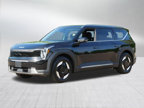 Used 2024 Kia EV9 Wind AWD/4WD image 3