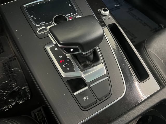 Used 2020 Audi Q5 e Premium w/ Convenience Package AWD/4WD image 24