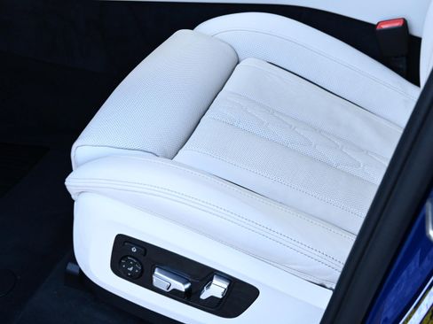 Certified 2024 BMW X7 M60i w/ Executive Package image 33