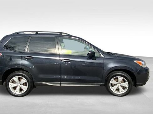 Used 2016 Subaru Forester 2.5i Premium w/ All-Weather Package image 10