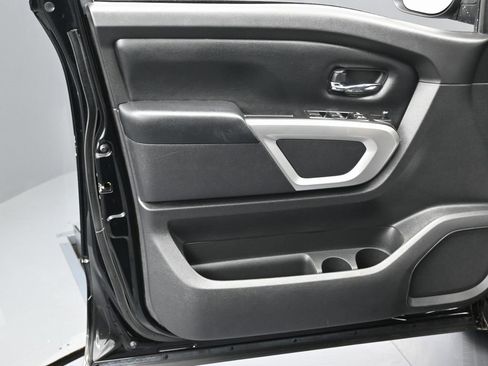Used 2023 Nissan Titan SV image 37
