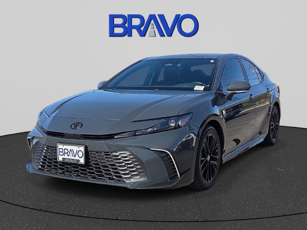 Used 2025 Toyota Camry SE FWD image 1