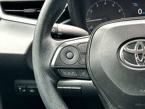 Used 2025 Toyota Corolla LE FWD image 20