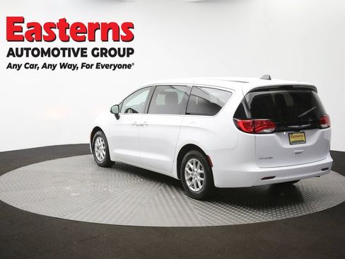 Used 2022 Chrysler Voyager LX FWD image 63