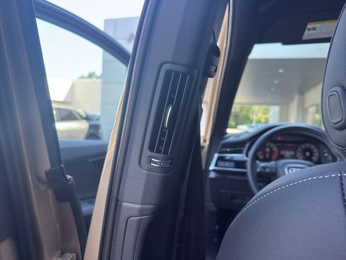 Used 2025 Audi Q7 3.0T Premium Plus image 14