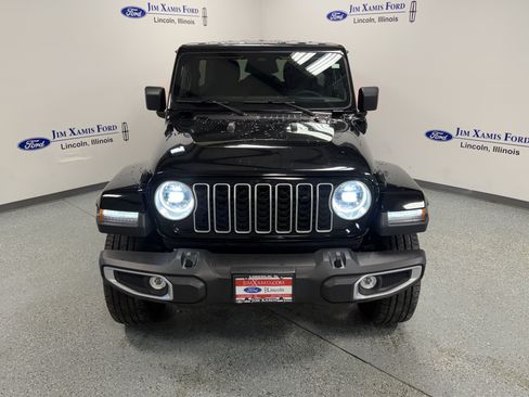 Used 2025 Jeep Wrangler Unlimited Sahara w/ Safety Group AWD/4WD image 2