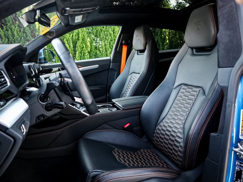 Used 2024 Lamborghini Urus S AWD/4WD image 16