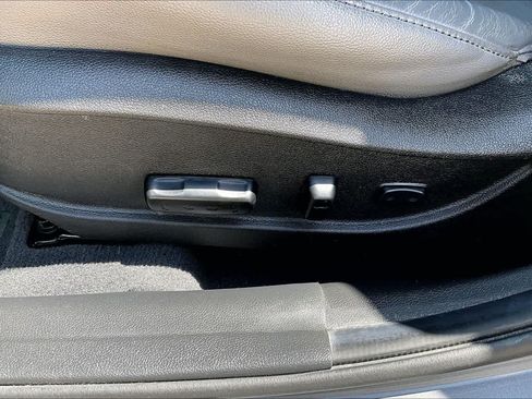 Used 2013 Hyundai Elantra Limited FWD image 30