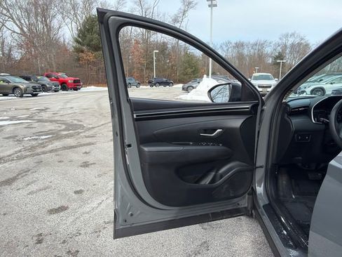 Used 2024 Hyundai Tucson SE image 23