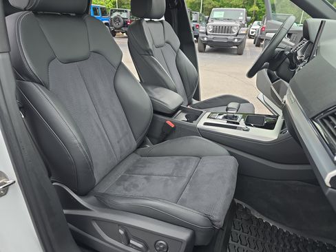 Used 2023 Audi Q5 e Premium Plus w/ Premium Plus Package AWD/4WD image 10