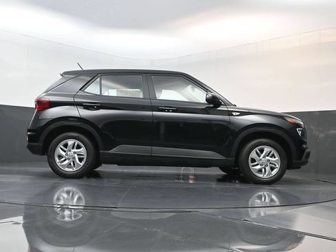 Certified 2026 Hyundai Venue SE FWD image 22