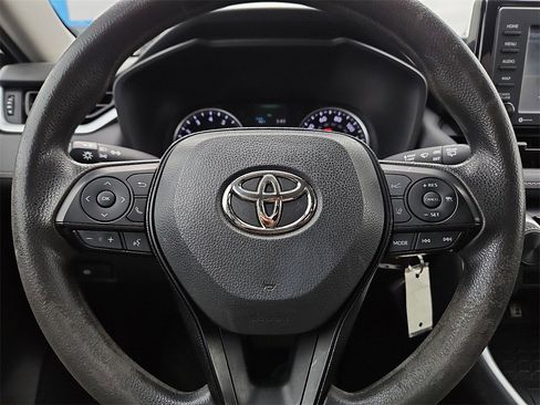 Used 2021 Toyota RAV4 LE image 30
