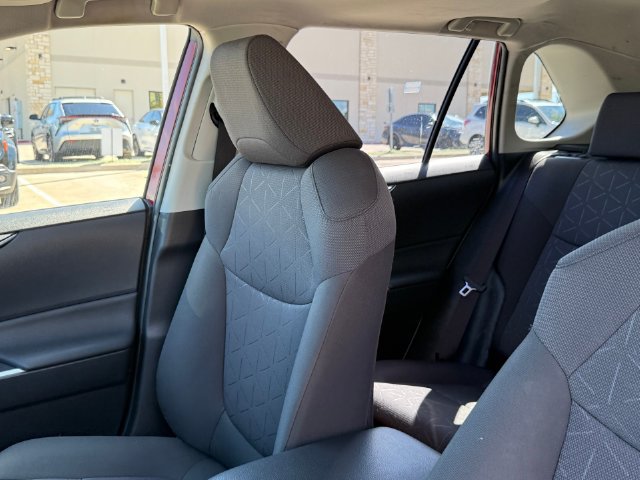 Used 2021 Toyota RAV4 XLE w/ Convenience Package AWD/4WD image 14