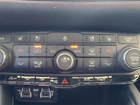 Used 2024 Dodge Durango GT image 33