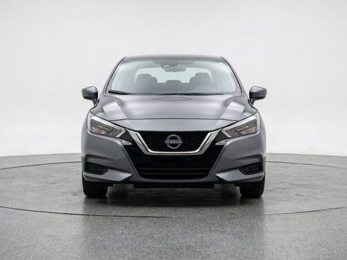 Used 2025 Nissan Versa SV FWD image 2