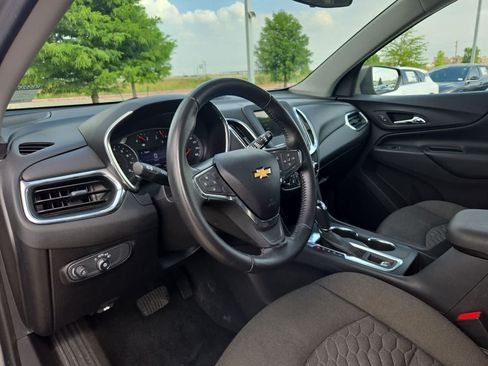 Used 2019 Chevrolet Equinox LT FWD image 2
