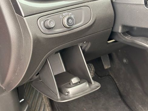 Used 2018 Buick Encore Preferred AWD/4WD image 19