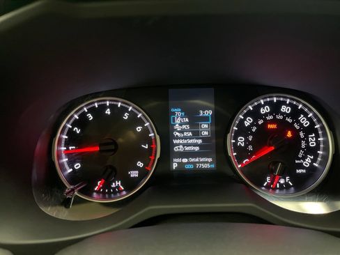 Certified 2021 Toyota RAV4 LE AWD/4WD image 22