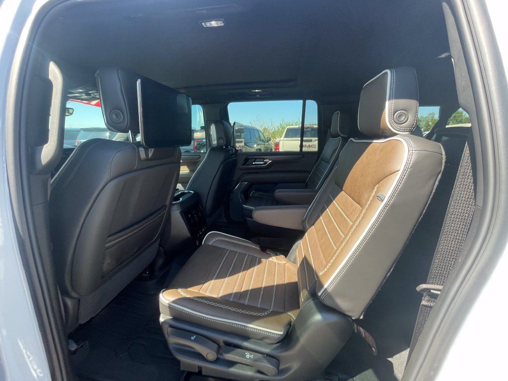 Used 2026 GMC Yukon XL Denali Ultimate AWD/4WD image 22