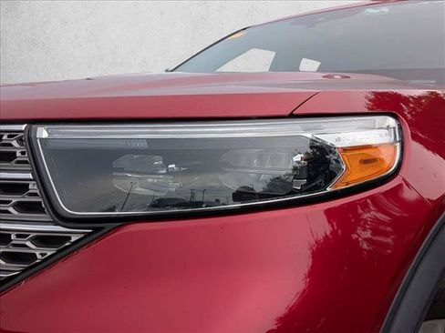 Used 2021 Ford Explorer Limited w/ Equipment Group 301A RWD image 2