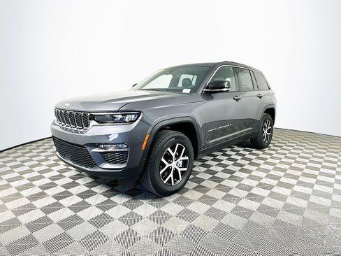 Certified 2025 Jeep Grand Cherokee Limited image 5