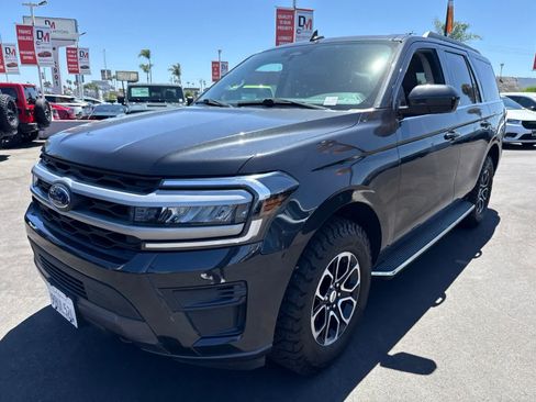 Used 2022 Ford Expedition XLT AWD/4WD image 1