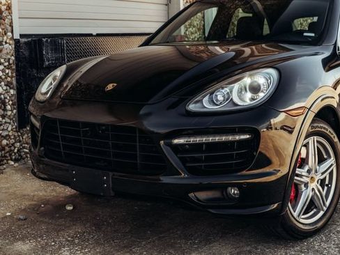 Used 2012 Porsche Cayenne Turbo AWD/4WD image 19