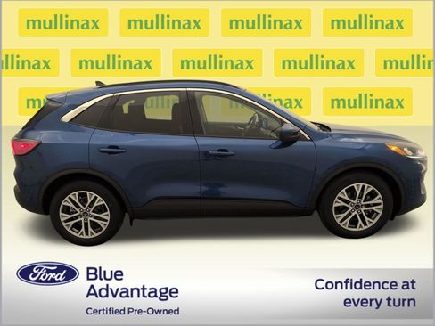 Used 2022 Ford Escape SEL image 2