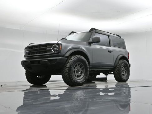 Used 2021 Ford Bronco Base image 41