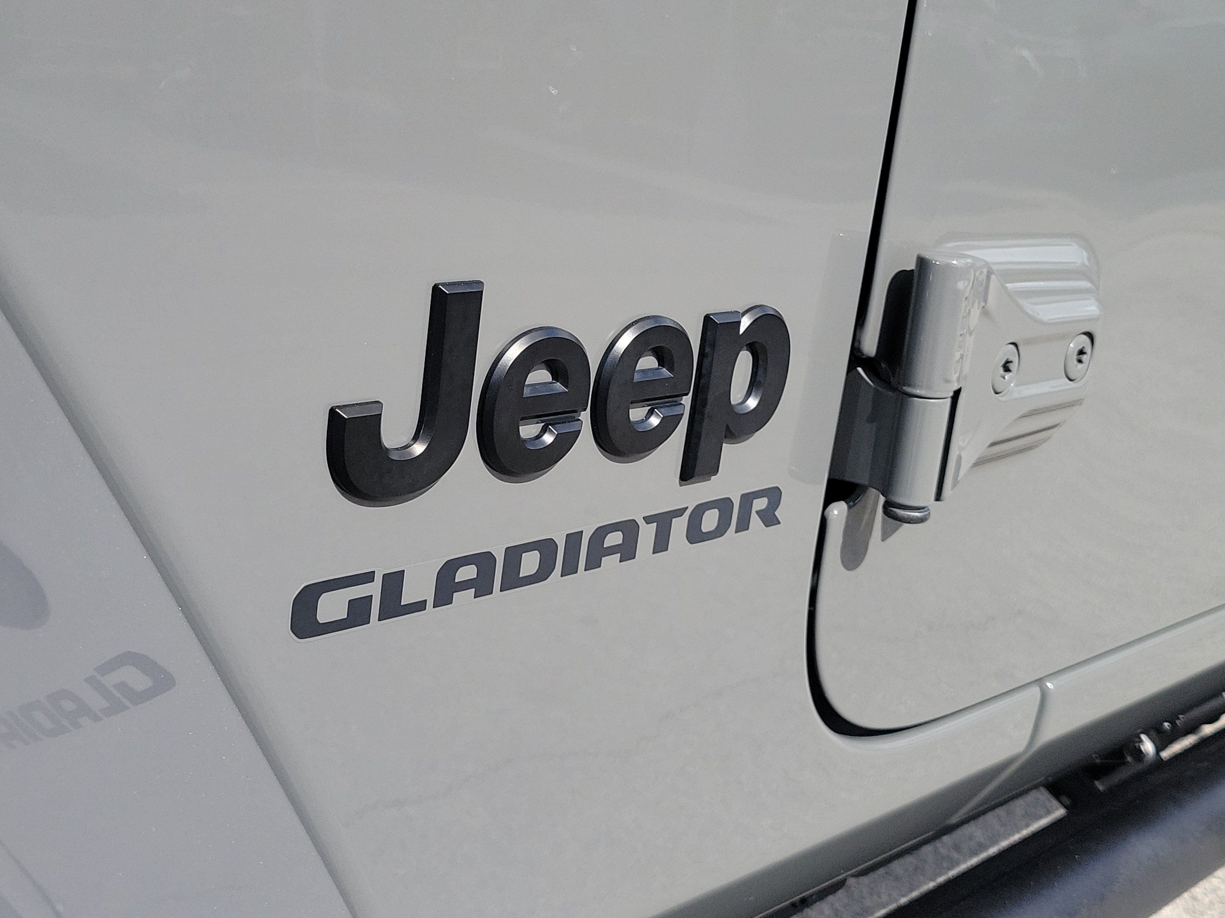 Used 2022 Jeep Gladiator Overland AWD/4WD image 6