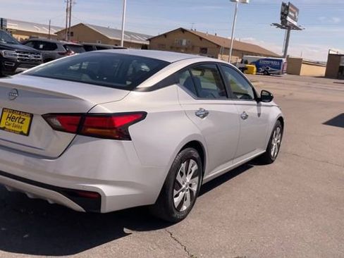 Used 2024 Nissan Altima 2.5 S FWD image 9