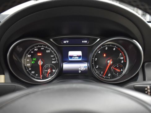 Used 2019 Mercedes-Benz CLA 250 4MATIC image 12