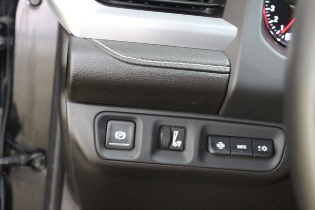 Used 2023 GMC Acadia SLT w/ GMC Pro Grade Package AWD/4WD image 15