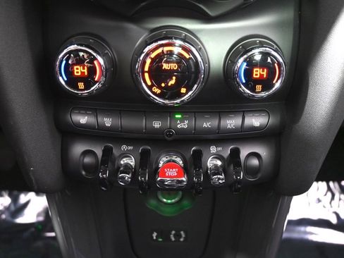 Used 2016 MINI Cooper 4-Door Hardtop image 28