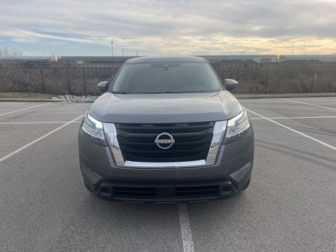Used 2022 Nissan Pathfinder S image 2