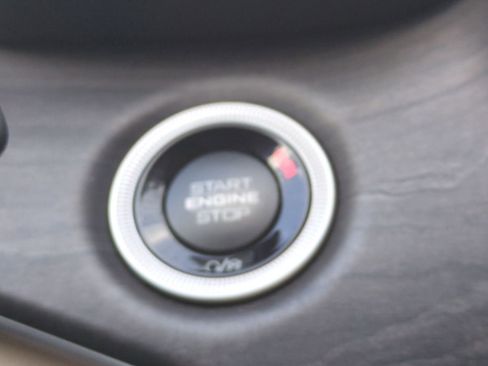 Used 2025 Jeep Grand Cherokee L Limited image 27