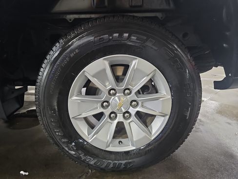 Used 2023 Chevrolet Silverado 1500 LT AWD/4WD image 32